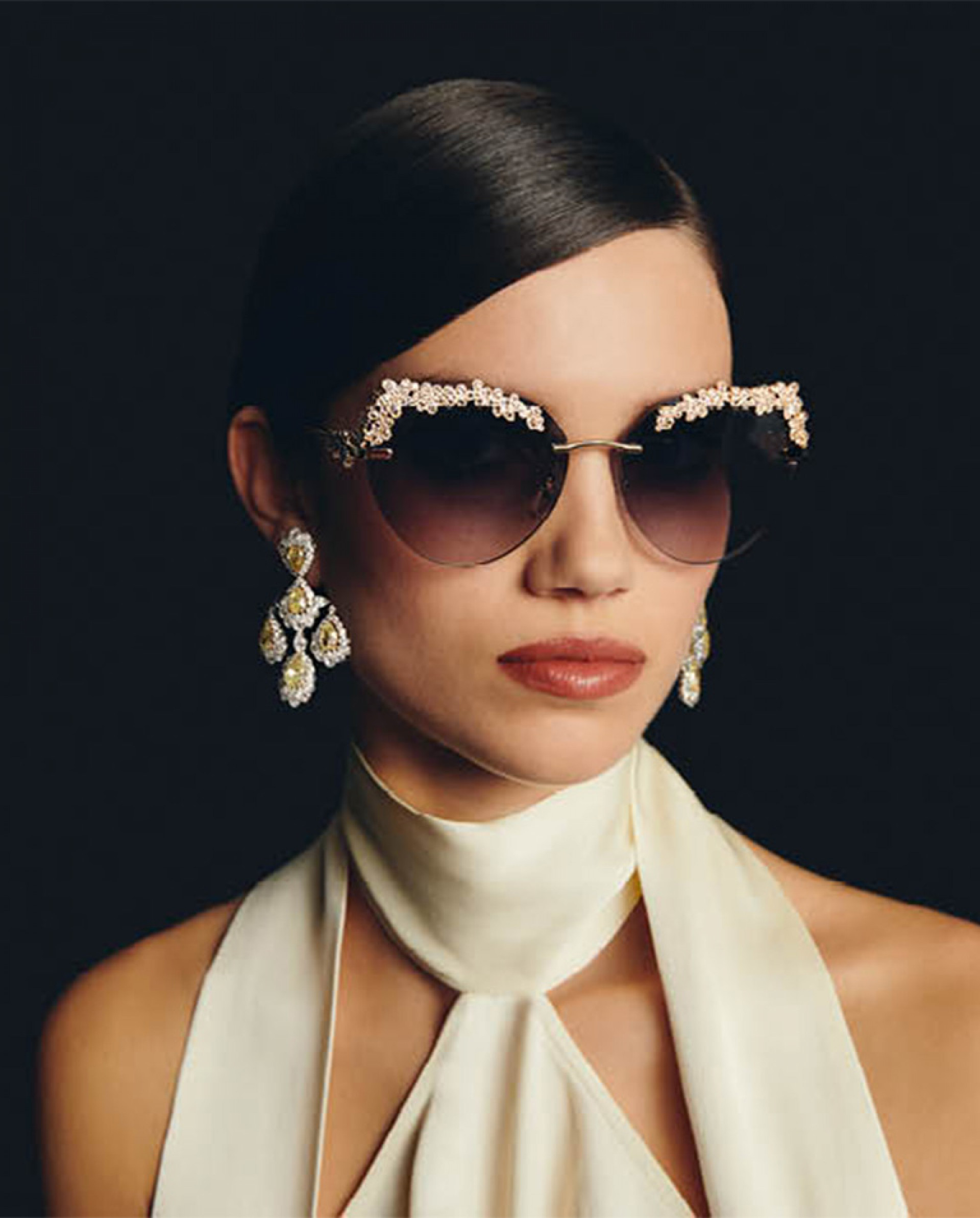La quintessenza del glamour a Cannes 2024  con gli occhiali “Red carpet” di Chopard