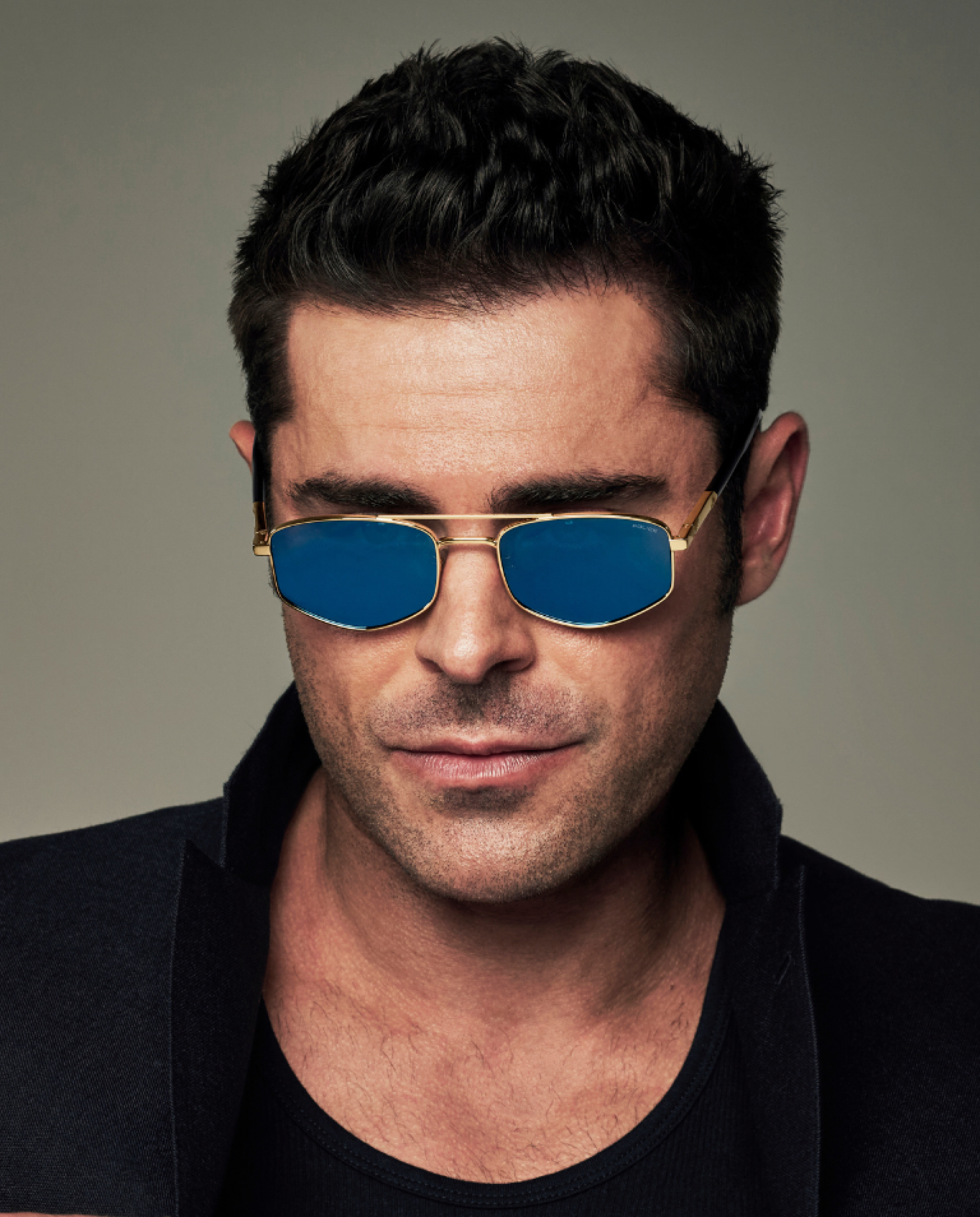 Zac Efron, star de la nouvelle campagne Police pour la collection de lunettes PE25